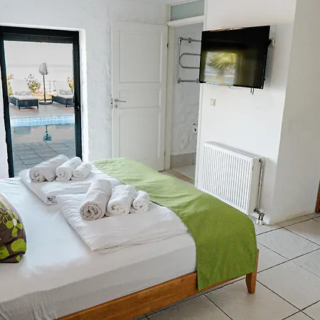 Yellow Dream Villa *