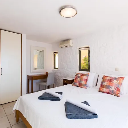 Yellow Dream Villa Chorafakia